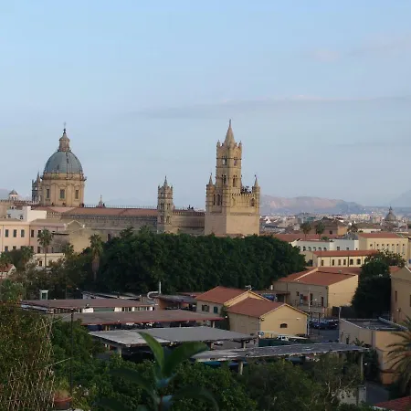 Camera-attico Luminoso Con Terrazza Homestay *