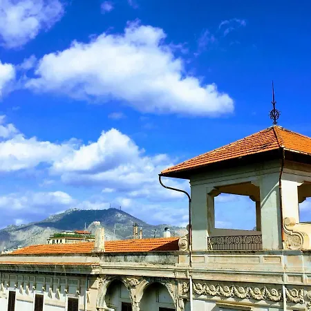 Camera-attico Luminoso Con Terrazza Homestay Palermo